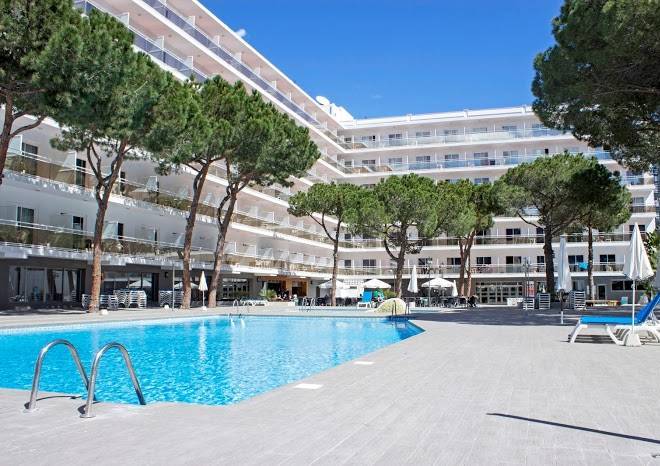 Hotel oasis park