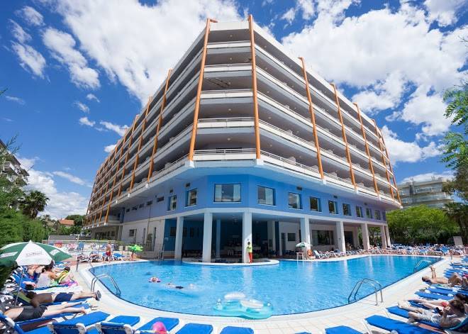 Hotel Piramide Salou Image