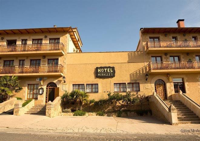 Restaurant hotel miralles