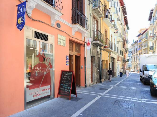 Albergue De Pamplona Image