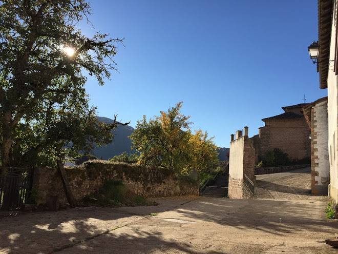 Centro de retiros de yoga y meditacion pirineo