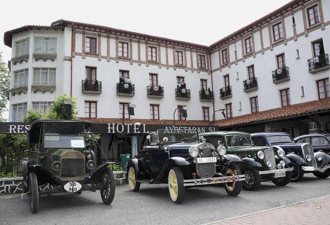 Hotel restaurante ayestaran