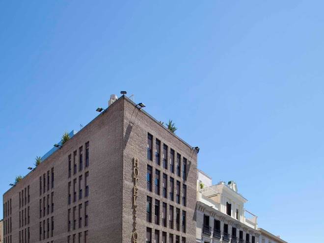 Hotel opera