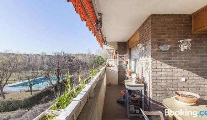 Modern b&b somosaguas