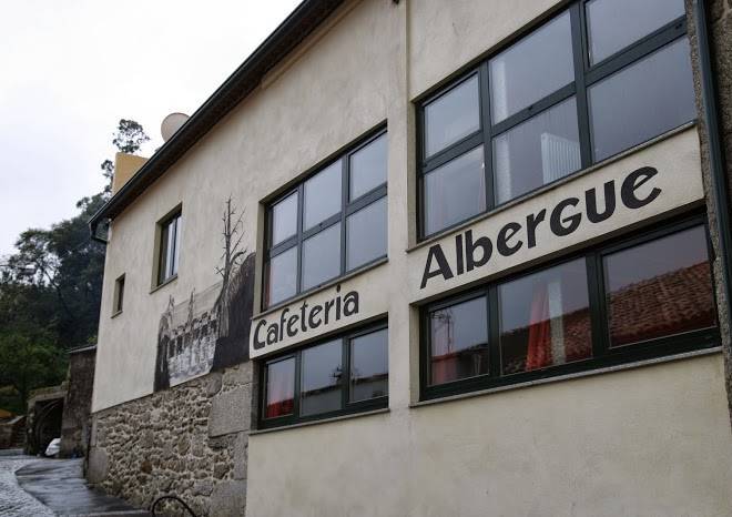 Albergue bar o logoso