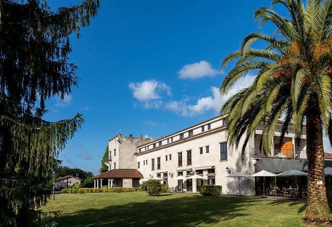 Parador De Tui Image