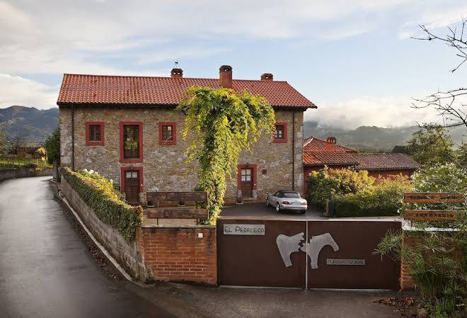 El pedrueco turismo rural