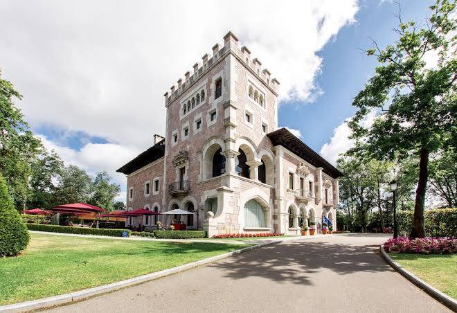 Castillo Del Bosque La Zoreda Image
