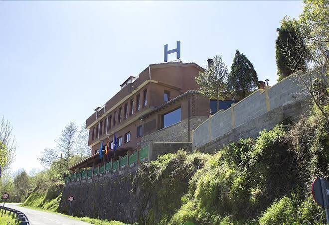 Hotel el balcon del angliru