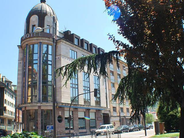 Hotel Mieres Del Camino Image