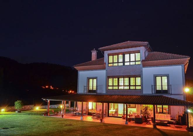 Hotel Reina Adosinda Image