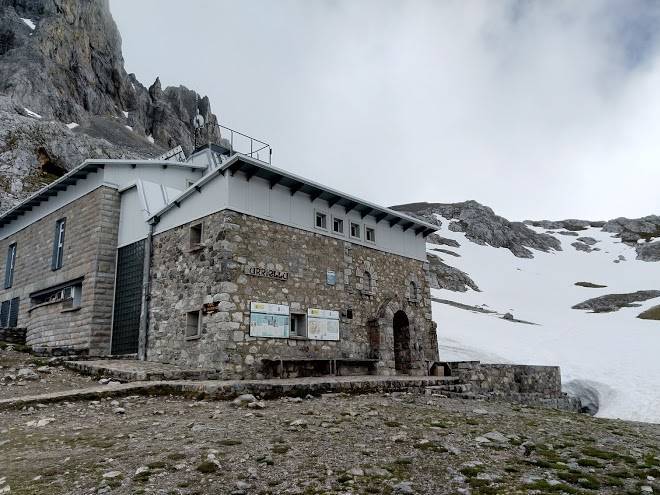 Refugio vega de urriellu delgado ubeda