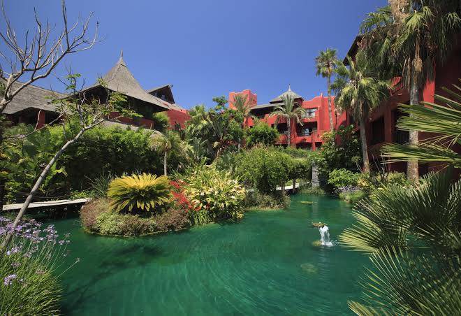 Asia gardens hotel & thai spa a royal hideaway hotel