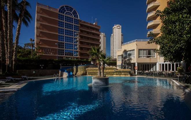 Hotel medsur alone
