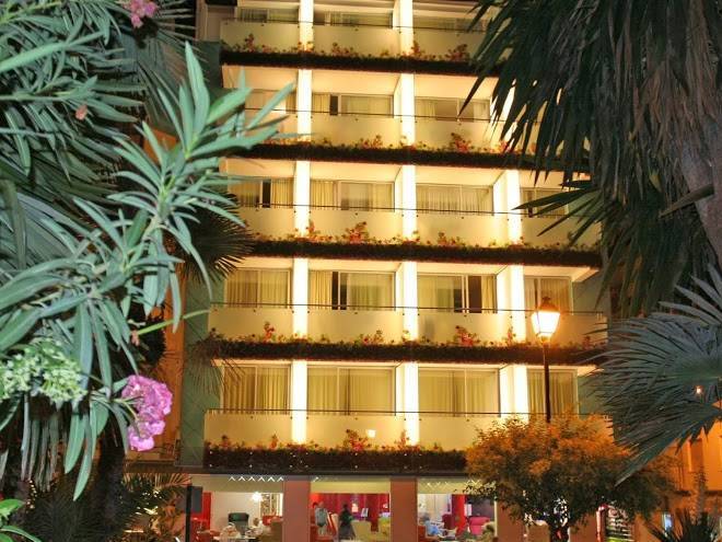 Hotel oasis plaza