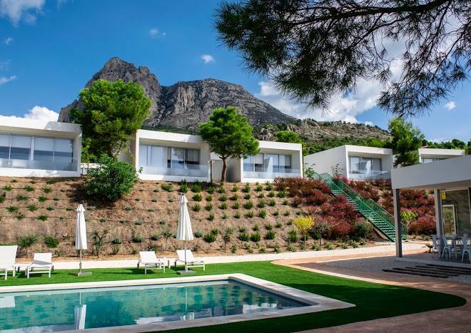 Nature suites puig campana hotel