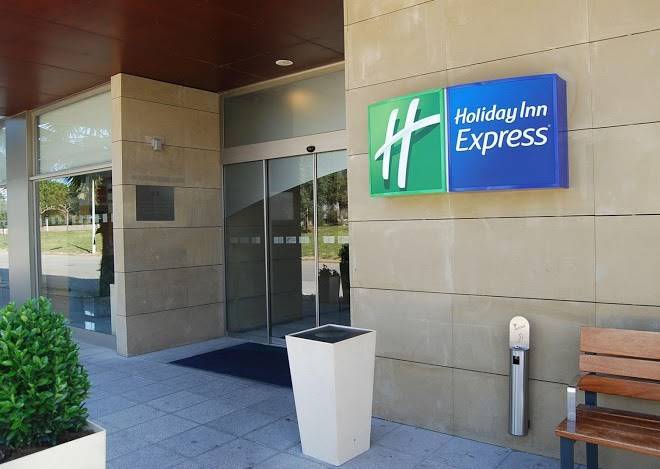 Holiday Inn Express Valencia Bonaire Image