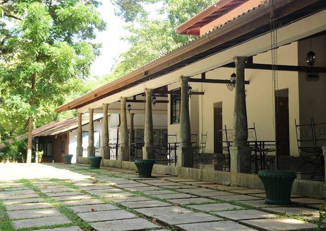 Dambulu oya family park paradise waters