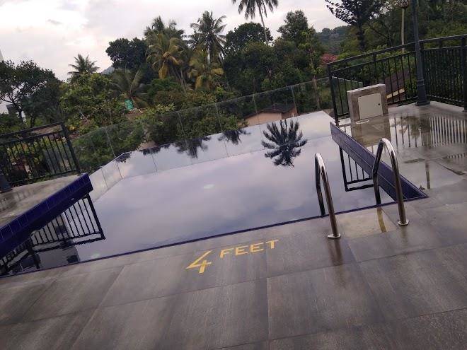 Elephant bath hotel