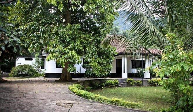 Hotel Clover Grange Image