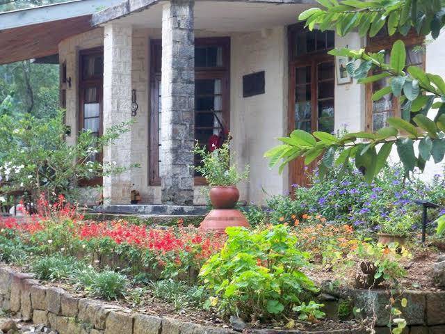 Knuckles plantation bungalow
