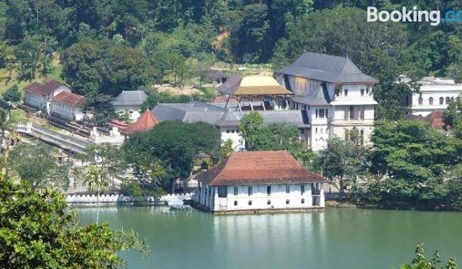 Lake Side Home Stay Kandy Image