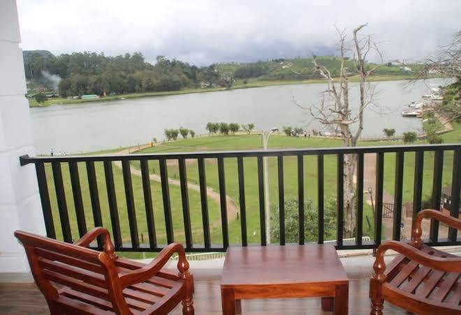 Royal lake hotel