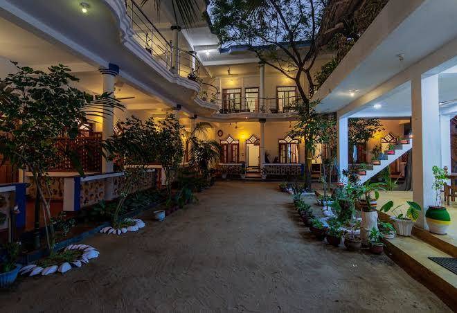 Arugambay resort