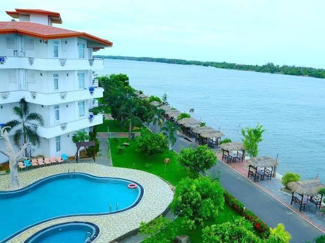 Hotel east lagoon
