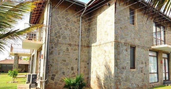 C & I Beach Hotel Image