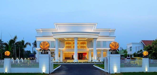 Moon light hotel