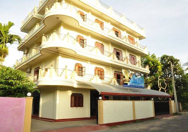 Hotel blue whale
