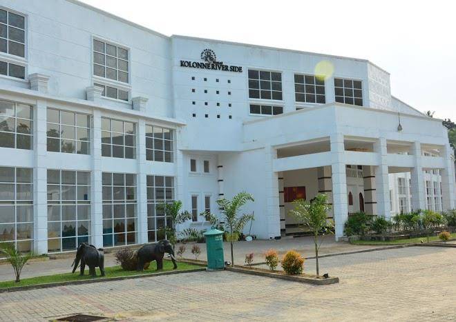 Kolonne river side garden hotel
