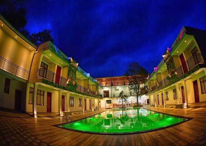 Royal reach family resort