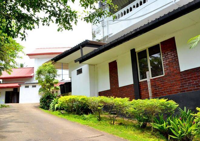 Travellers halt hotel