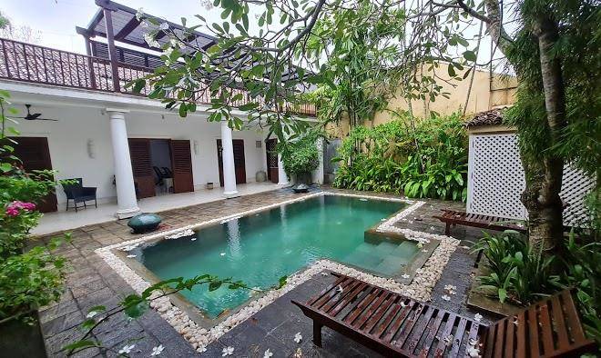 32 middle street galle