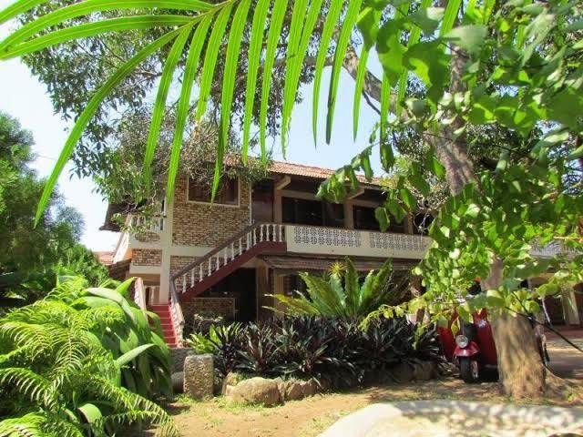 Coral front inn