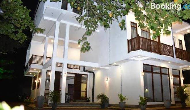 Green almond hotel