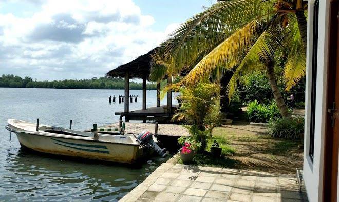 Lake lane guest rest
