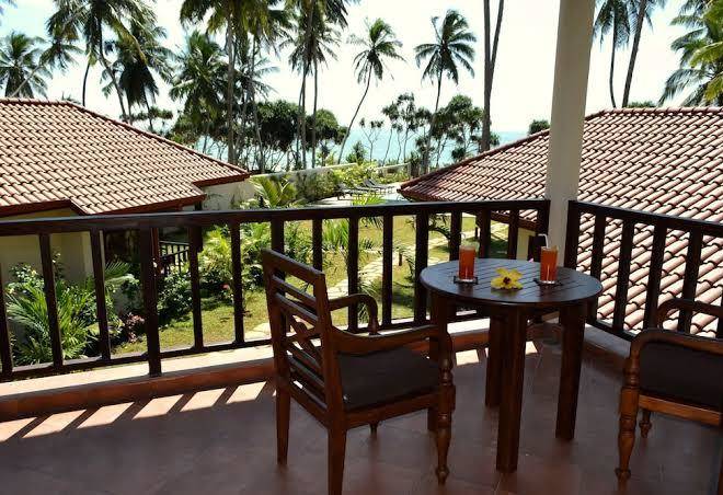 Lanka beach bungalows