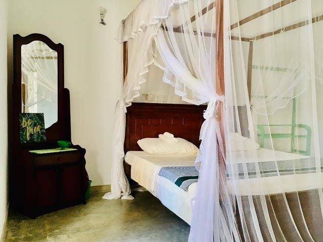 Maria And The Moon Image