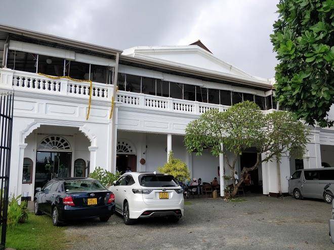 Rampart hotel and restaurant