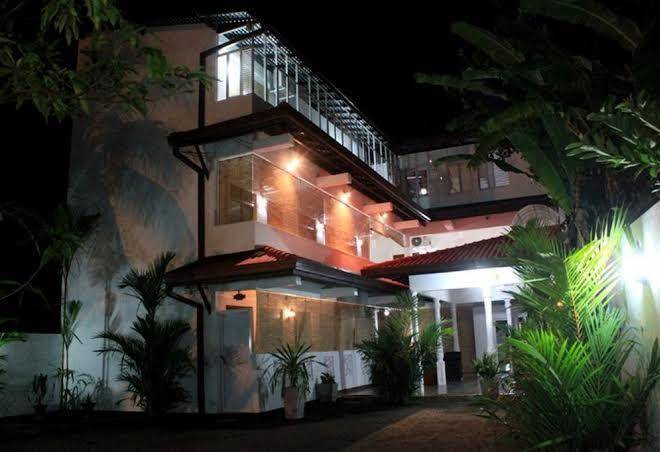 Tharusha holiday inn