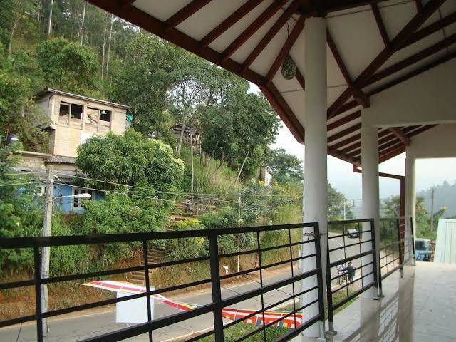 See Fox Hill Resort Image