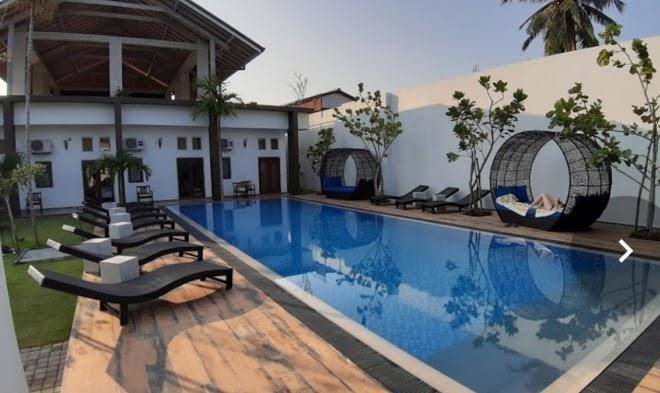Hotel cloud nine