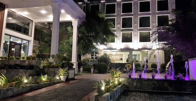 Hotel green court