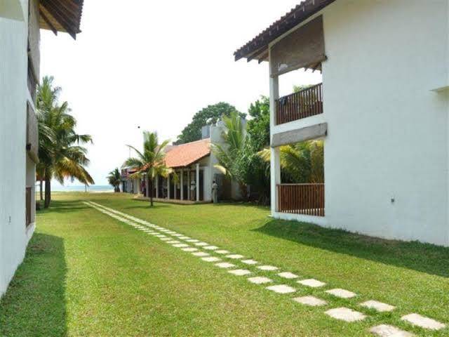 Muthumuni ayurveda beach resort