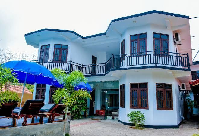 Aqua glory hotel negombo