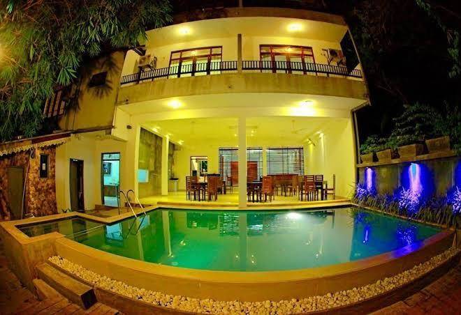 Summer side residence