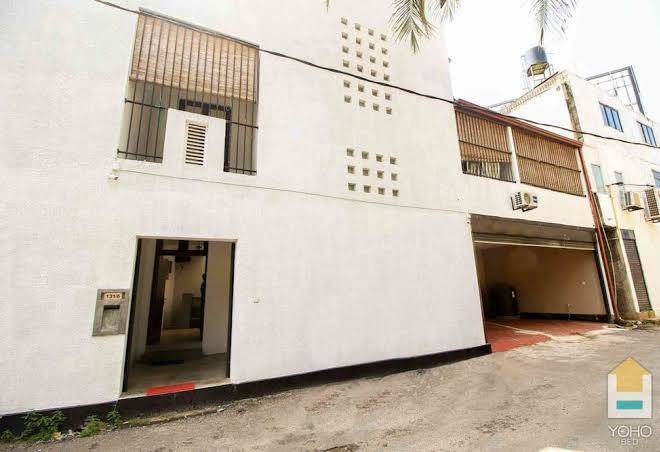 Solid hotel